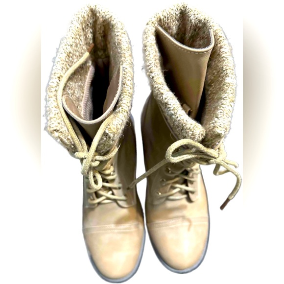 Forever Link Women's Size 8.5 Light Brown Quilted Zipper Accent Riding Boots - Picture 5 of 8